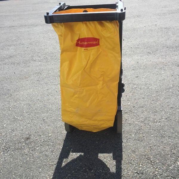 Rubbermaid commercial laundry/ cleaning cart