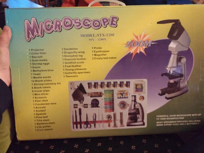 Kid's microscope set