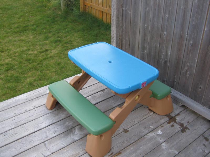 Step 2 Picnic Table