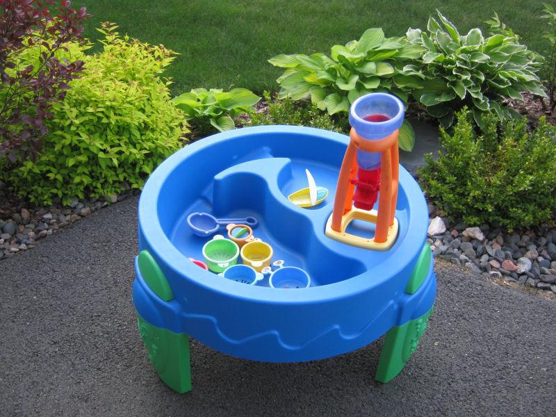 Step 2 Water Play Table