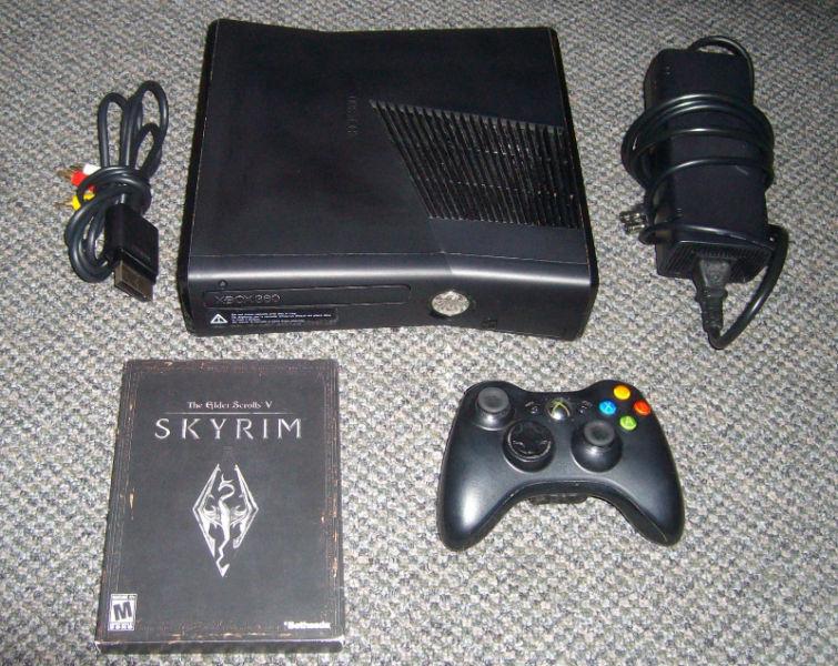 XBOX 360 4GB with Skyrim