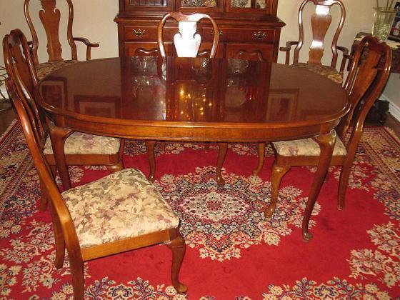 THOMASVILLE 7 PIECE SOLID CHERRY TABLE AND CHAIRS REDUCED