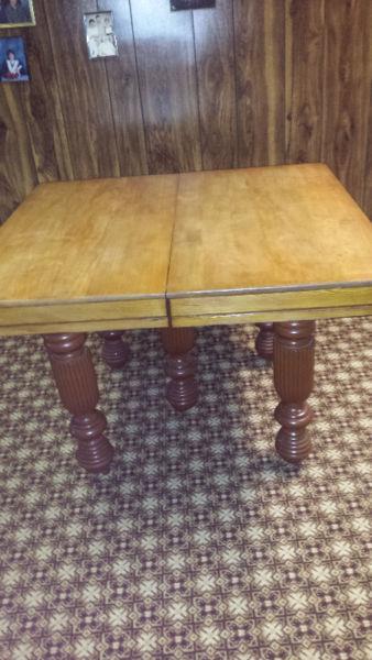 5 leg table with 5 leaves
