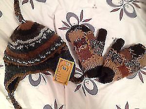 Kids woolen winter hat and mits NEW with tags size 4-6y