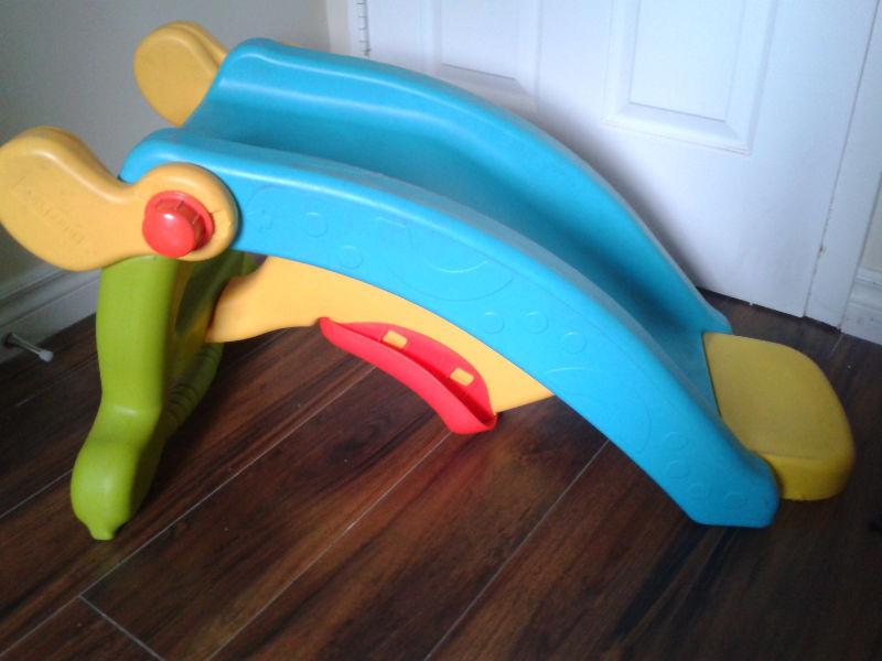 FISHER PRICE 2 IN 1- SLIDE TO ROCKER