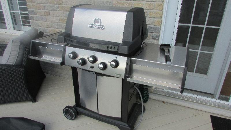 Broil King Sovereign Natural Gas BBQ