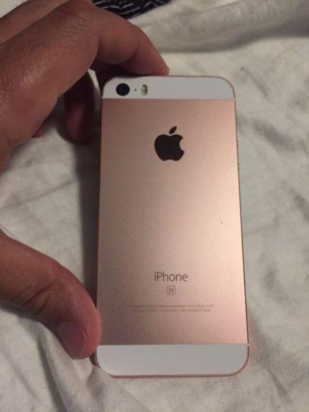 ROSE GOLD Apple SE 16GB-$400-1 Month old- PERFECT CONDITION