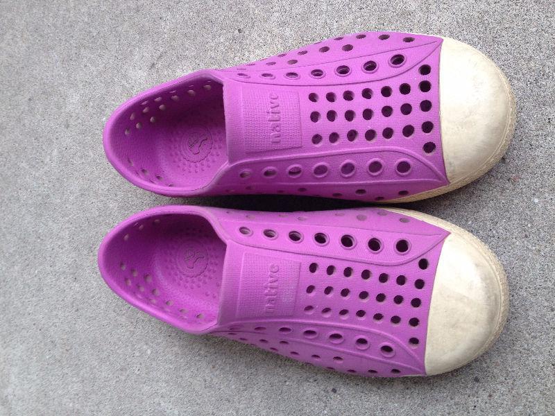Native Jefferson Girl's Purple Summer Shoes- Sz. 10
