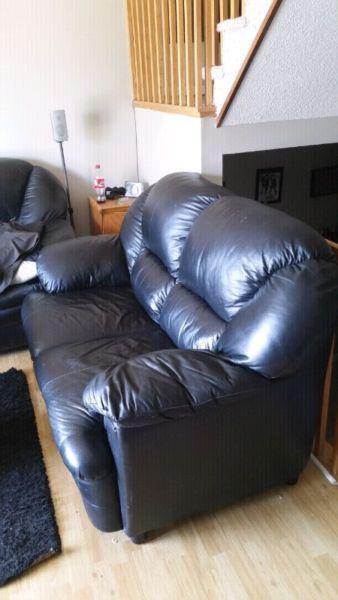 Black leather love seat & recliner