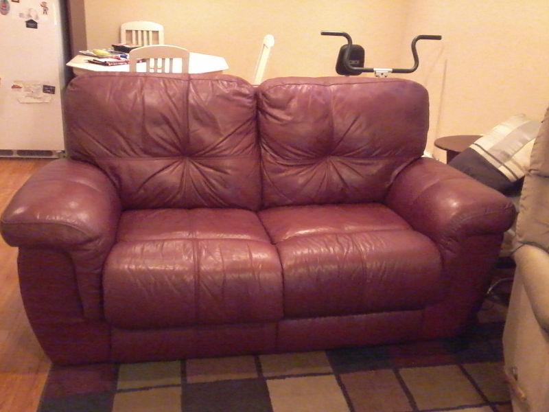 100 % LEATHER COUCH