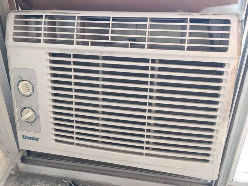 Danby air conditionair 50$obo