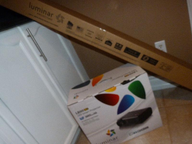 brand new Luminar L8004K LED smart 3D projector and 72