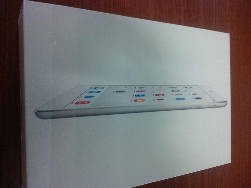 Brand new iPad Mini 2 wi-fi 16GB Silver