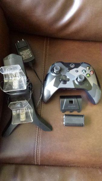 Xbox One Controller and Charge Packs