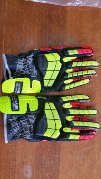 M-pact gloves