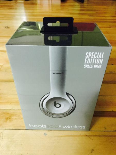 Beats SOLO2 wireless brand unopened box