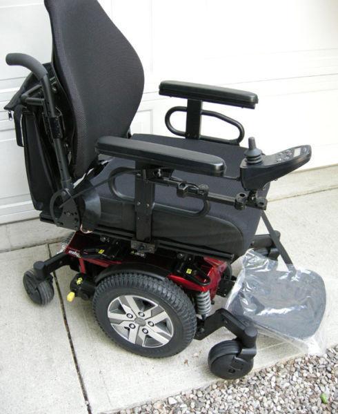 PRIDE QUANTUM Q6 EDGE 2.0 POWER WHEELCHAIR