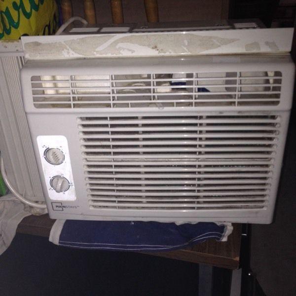 Main stay 54t00 Btu widow air conditioning