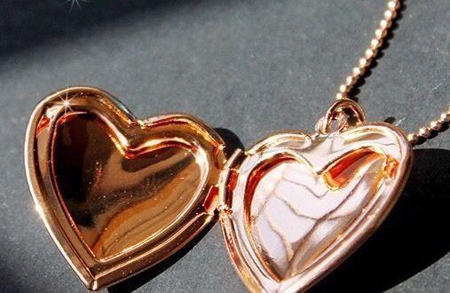 Rose Gold plated locket and chain ( new)