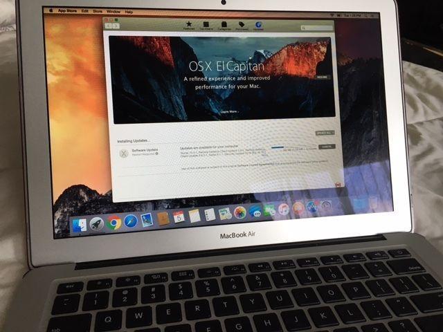 Macbook Air 13.3 2015 Early 1.6GHZ/4GB/HD graphic card /I 5 /128