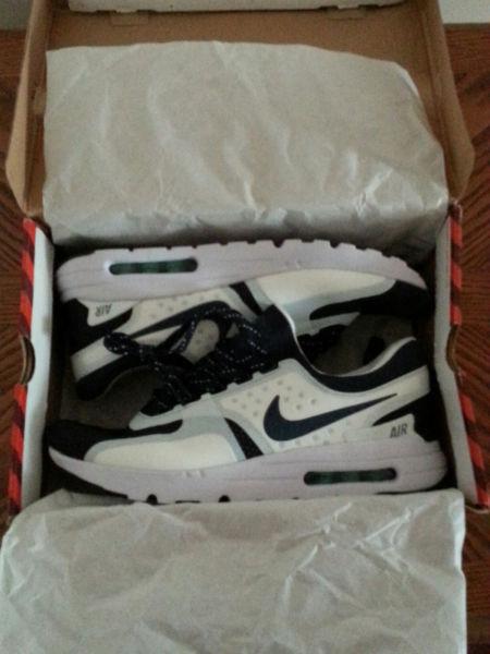 BRAND NEW Men's Nike Air Max Zero QS with Key Tag (Size 10)