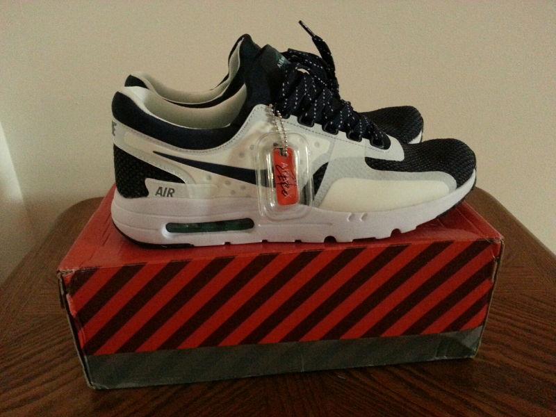 BRAND NEW Men's Nike Air Max Zero QS with Key Tag (Size 10)
