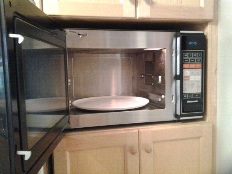 Confection/Microwave Oven