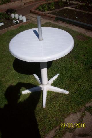 Patio table and umbrella (Aylmer)