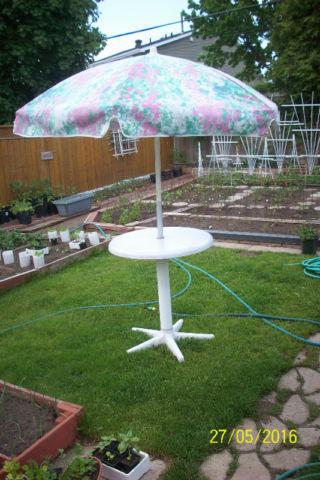 Patio table and umbrella (Aylmer)