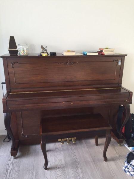 Acoustic Upright Piano - Young Chang E-118