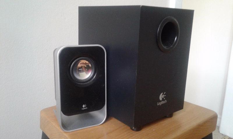 2 Logitech speakers PRICE IS NOT NEGOTIABLE