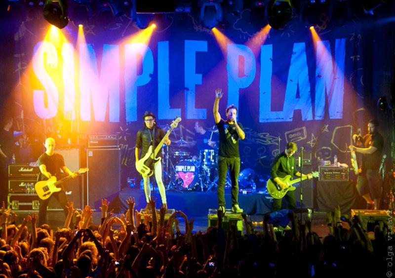 AMAZING LOWER BOWL SIMPLE PLAN CONCERT TICKETS !!!