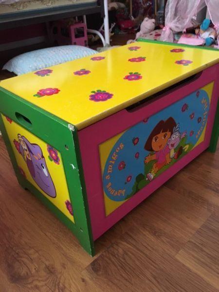 Dora toy box