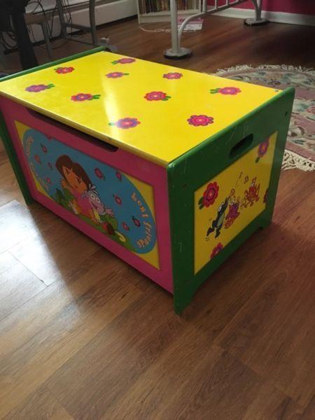 Dora toy box