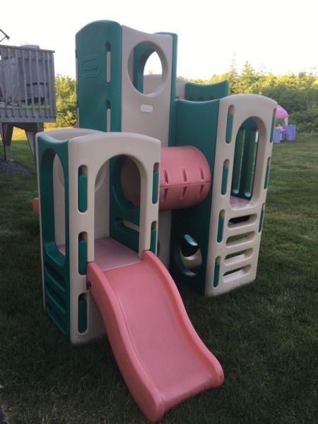 Large little tykes play structure! Excellent shape !