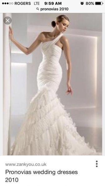 Pronovias, mermaid style **WEDDING DRESS