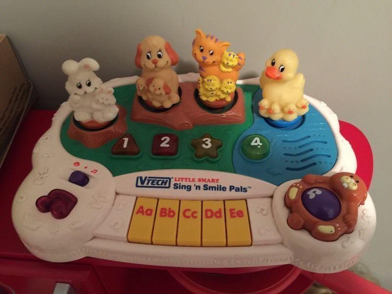 Wanted: Vtech sing n smile pals toy