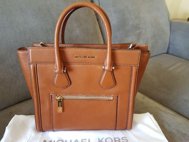 Michael Kors Large Collette Leather Bag