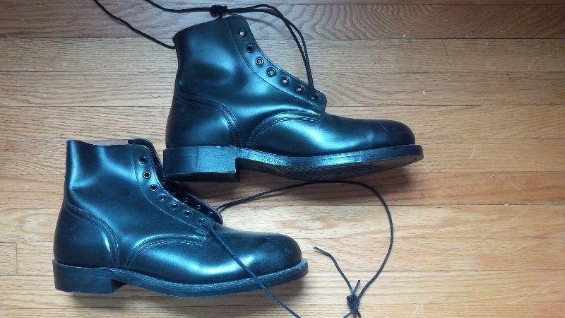NEW black leather CSA steel toe boots - Sz 10