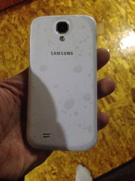 Samsung Galaxy s4 unlocked 16gig like new