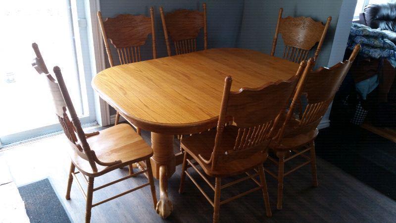 Large eagle claw foot table