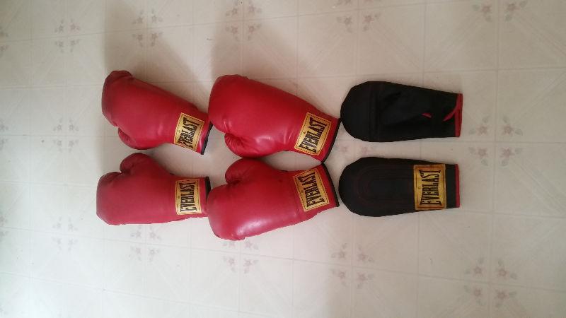 3 pairs boxing/training gloves