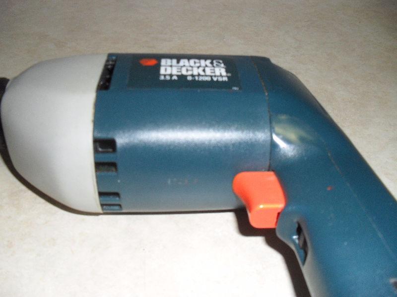 Black and Decker 120 VAC 60H 3.5A Drill