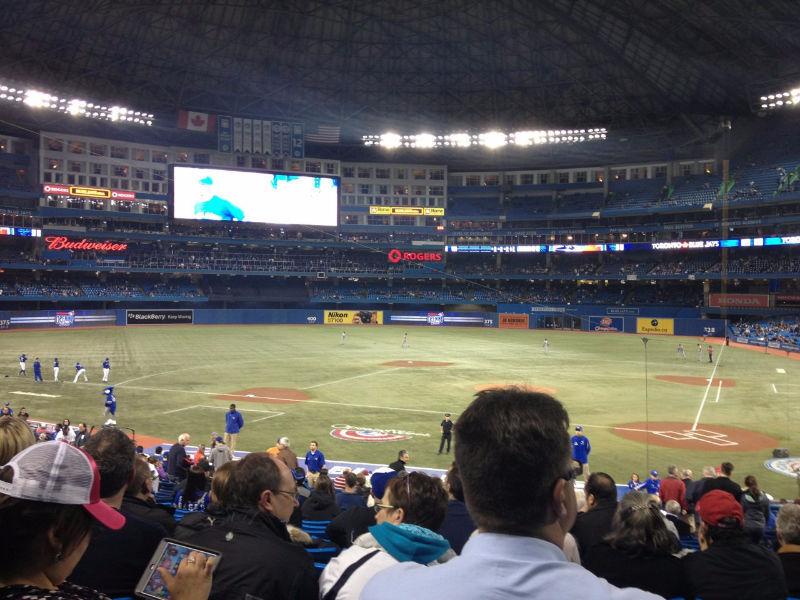 BLUE JAYS DUGOUT SEATS ***JULY GAMES***