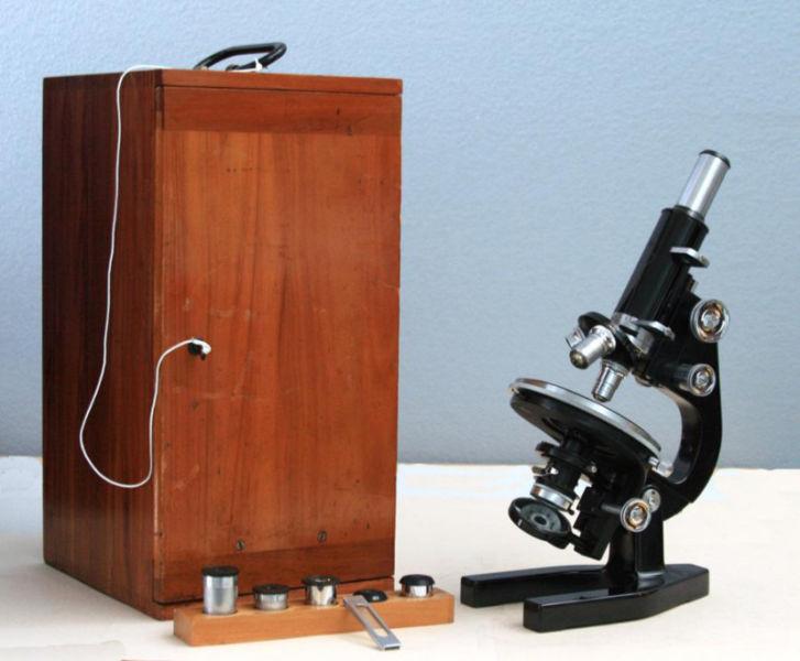 B&L Dynoptic Polarizing Geological Microscope