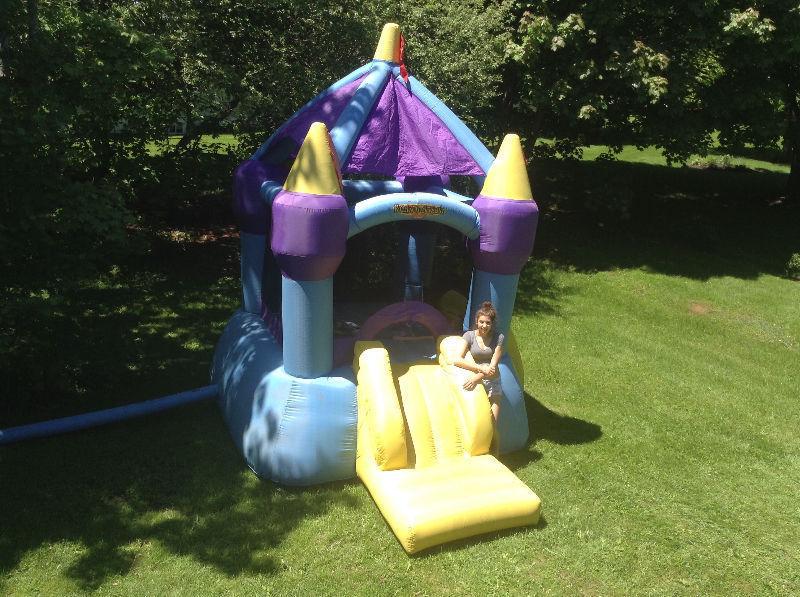 Jumping castle / $50 day
