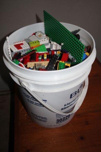 LEGO-1 X 5GALLON BUCKETS 1X LEGO CONTAINER+ 2 BAGS