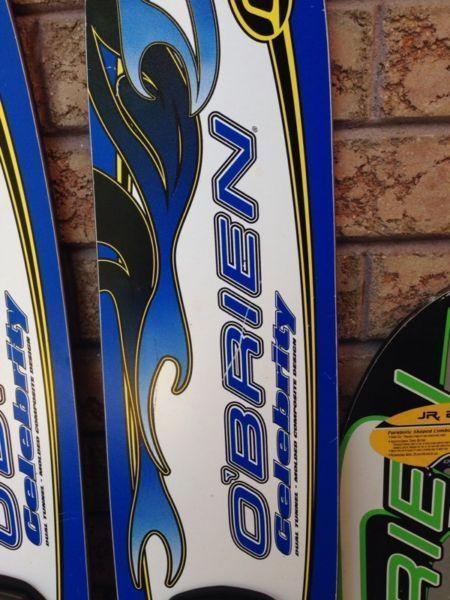 O'Brien Celebrity combo waterskis