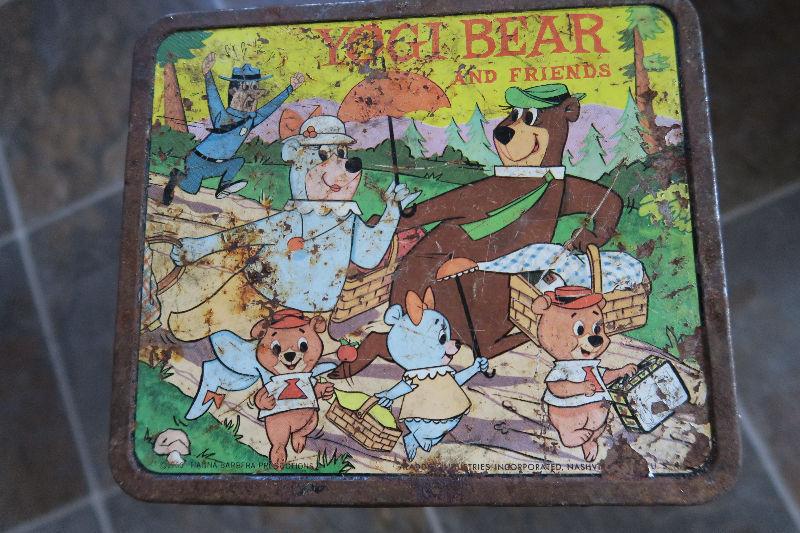 Original 1961 yogi Bear and Friends metal Lunch Box
