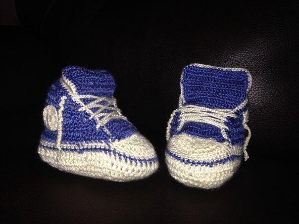 Baby hand crochet converse booties